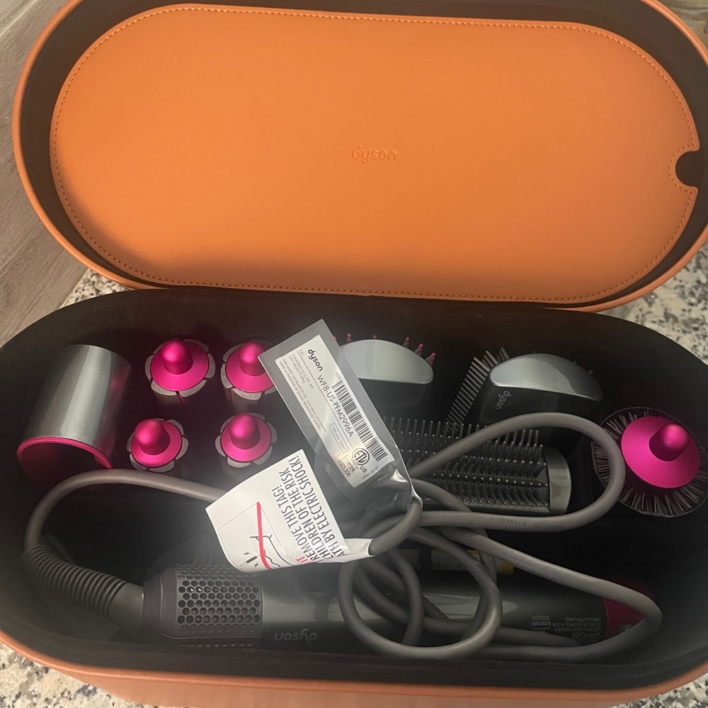 Dyson Air Wrap